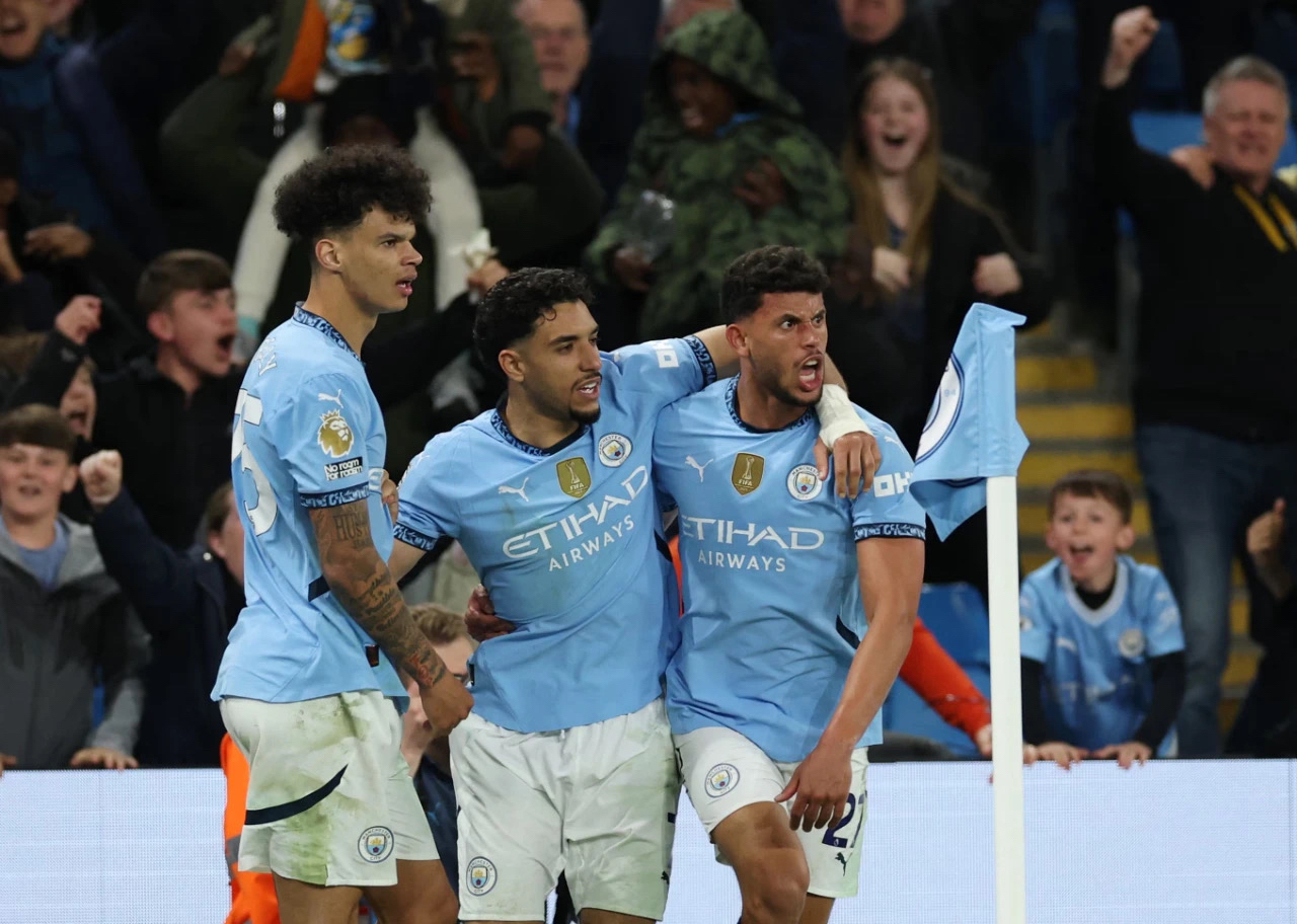 九游体育app-转会期英超焦点战，俄克拉荷马雷霆篮板制胜，压力陡增，医务组通报恢复的简单介绍