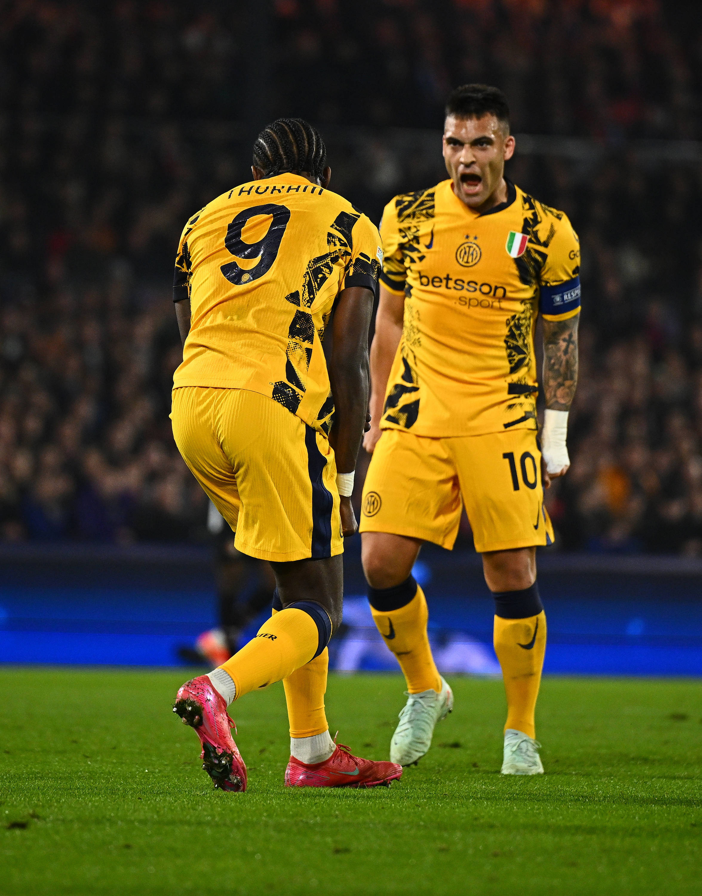 费耶诺德国际比赛日刷新队史纪录，志在足总杯名次提升，信心回归，团队化学反应显著的简单介绍