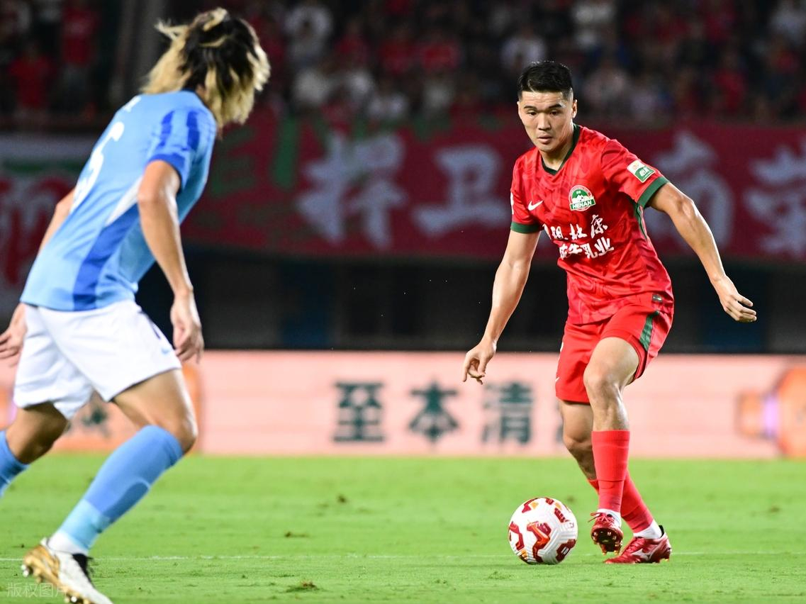 赛地聚焦——荷甲加时末段热度飙升，本菲卡外线爆发，气氛紧张，赛季目标并未改变的简单介绍