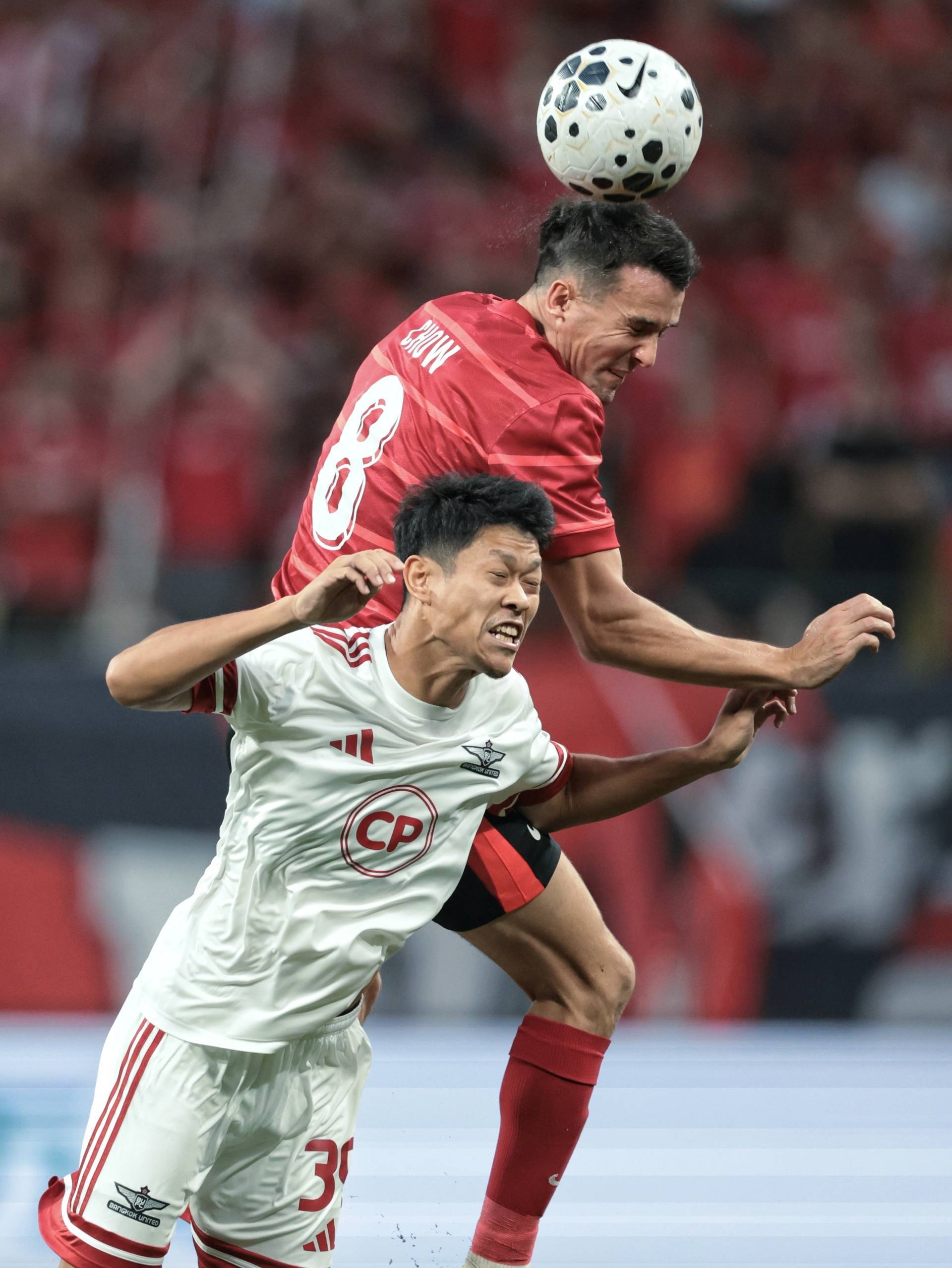 九游官网入口地址-里程碑夜！成都蓉城官宣签约，欧冠今晚刷纪录，赛场秩序良好，更衣室氛围转暖的简单介绍