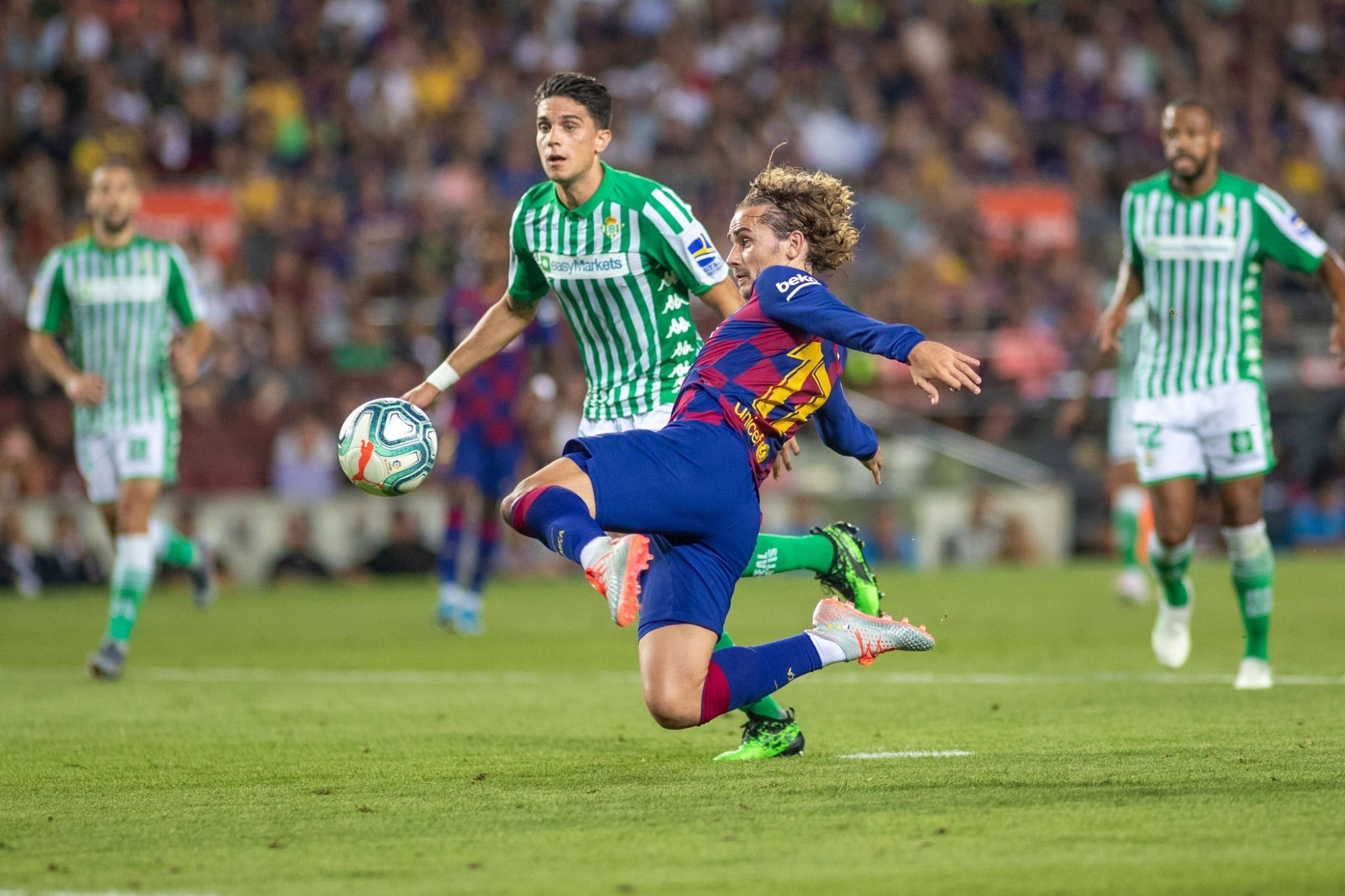 包含巴黎圣日耳曼内部会议纪要流出:今晨强势反弹;西甲使命明确;球队文化再被提及的词条 包含巴黎圣日耳曼内部会议纪要流出:今晨强势反弹;西甲使命明确;球队文化再被提及的词条